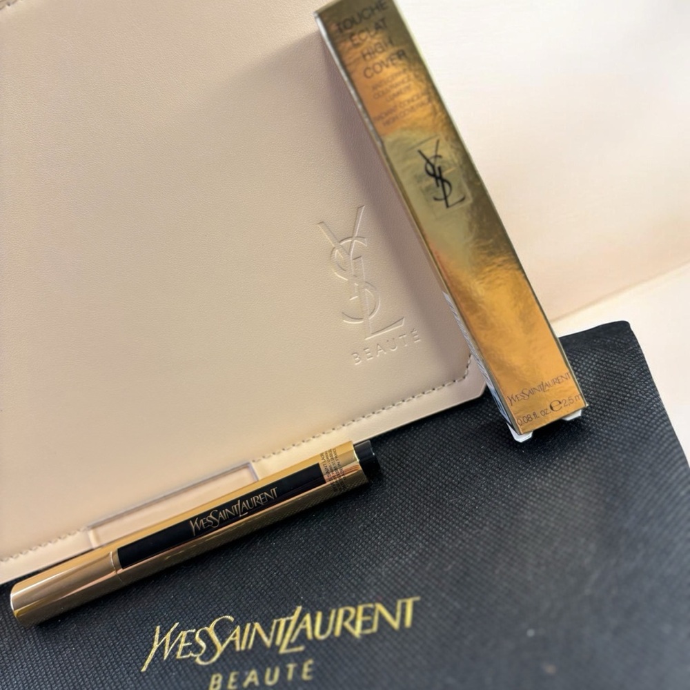 Yves Saint Laurent Nude cosmetic Pouch W/ High Cover Radiant Concealer NIP - Picture 3 of 8